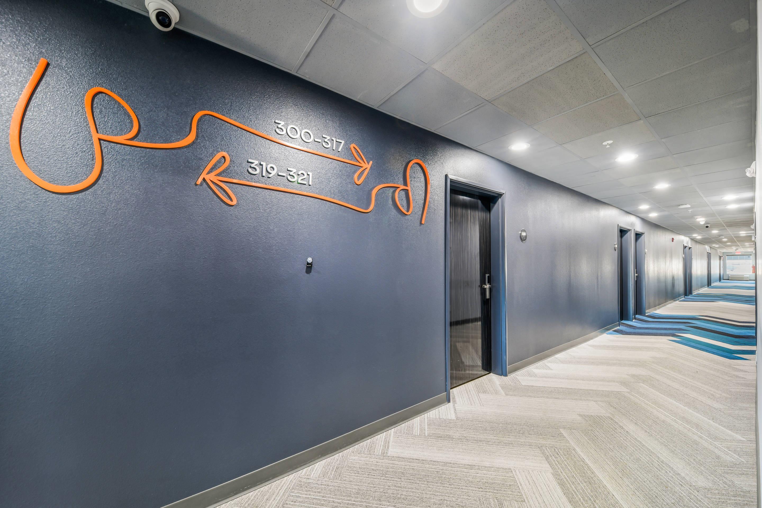 Hallway | Hy-Lo Hotel, Ascend Hotel Collection