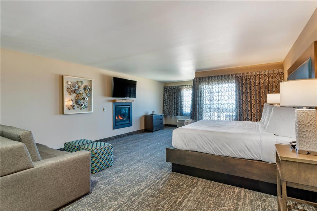 LINCOLN SANDS OCEANFRONT RESORT AN-guestroom-Guest Room,Suite,On-Site.jpg