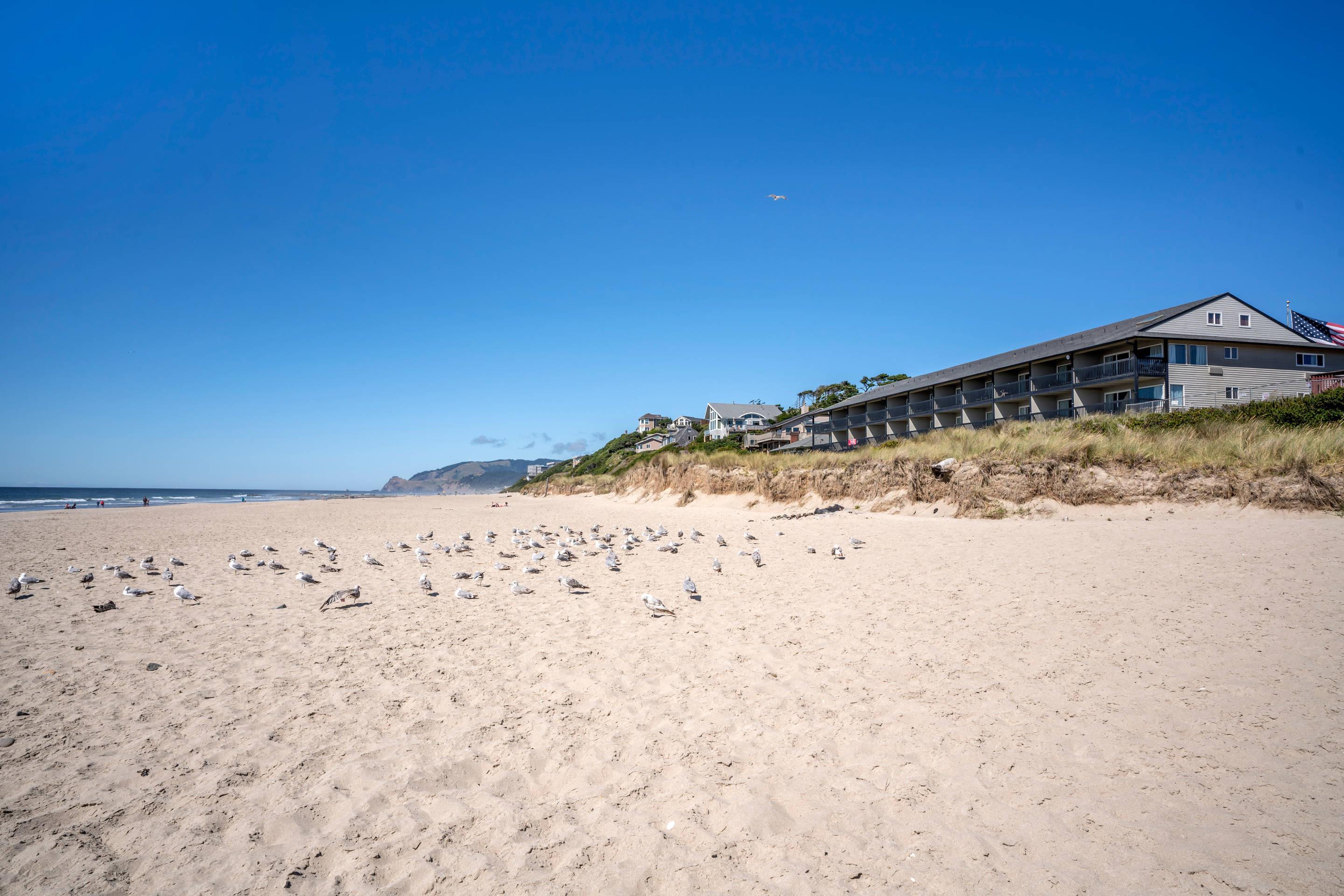 Hotel exterior | Lincoln Sands Oceanfront Resort, Ascend Hotel Collection