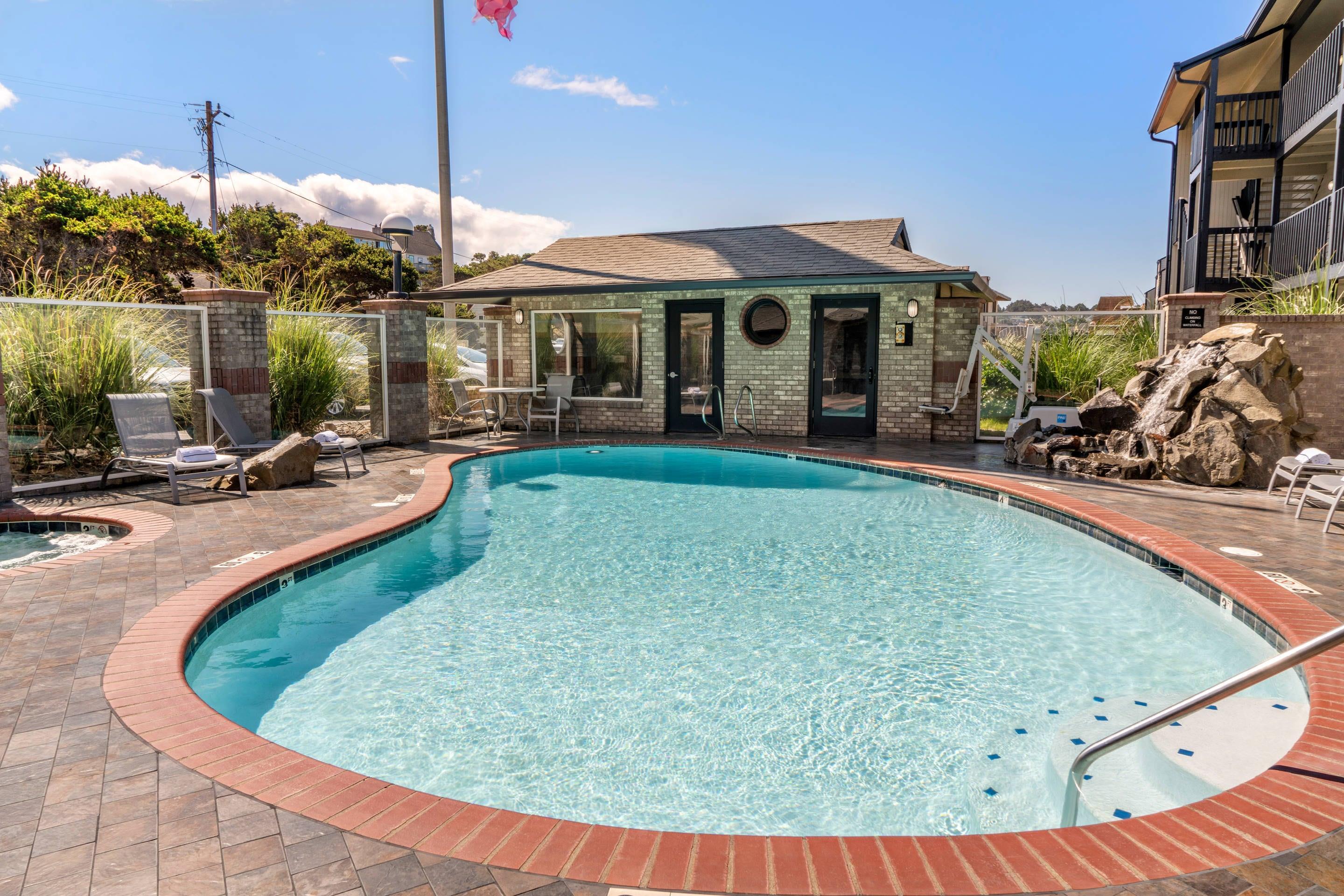 Outdoor pool | Lincoln Sands Oceanfront Resort, Ascend Hotel Collection