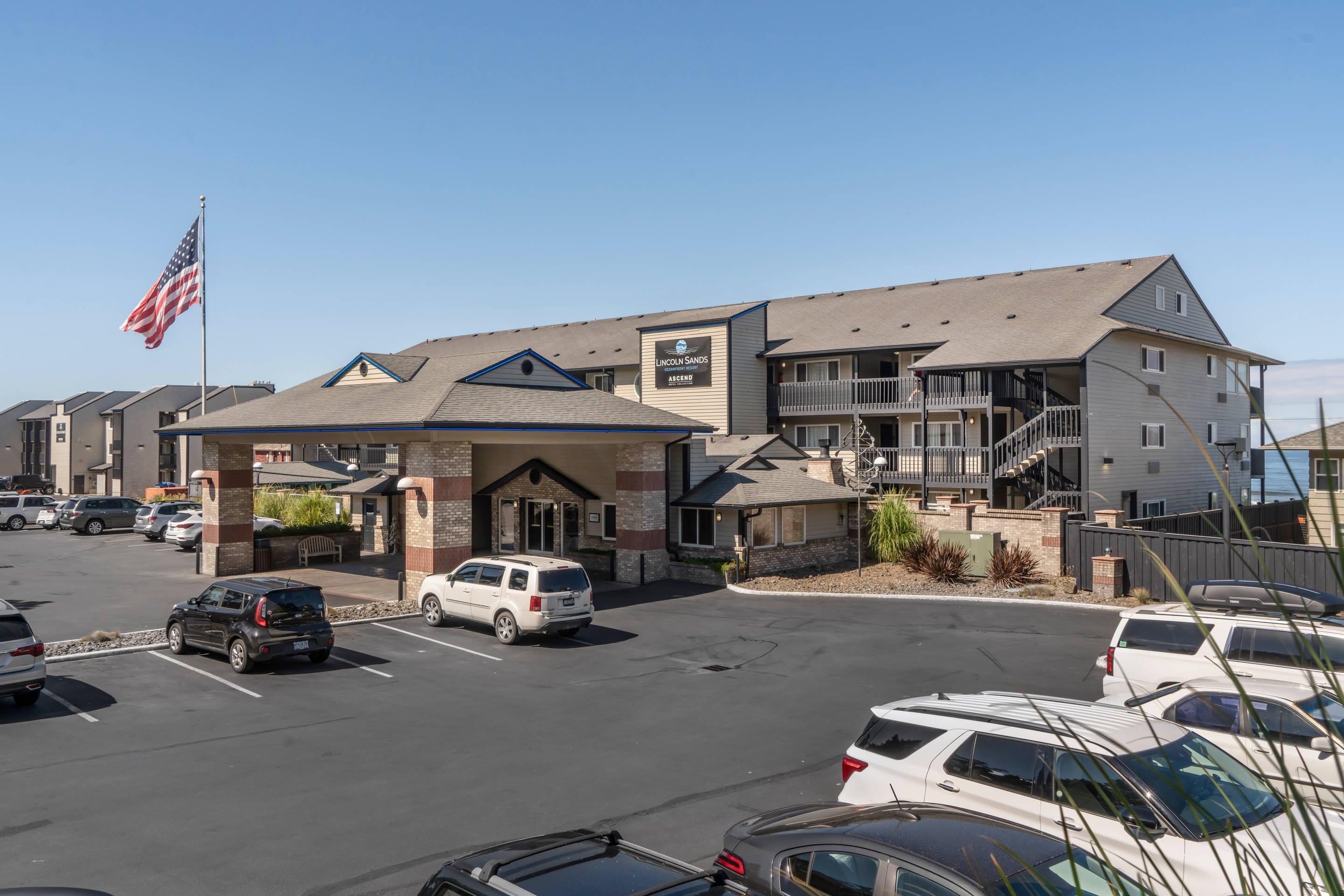 Hotel exterior | Lincoln Sands Oceanfront Resort, Ascend Hotel Collection