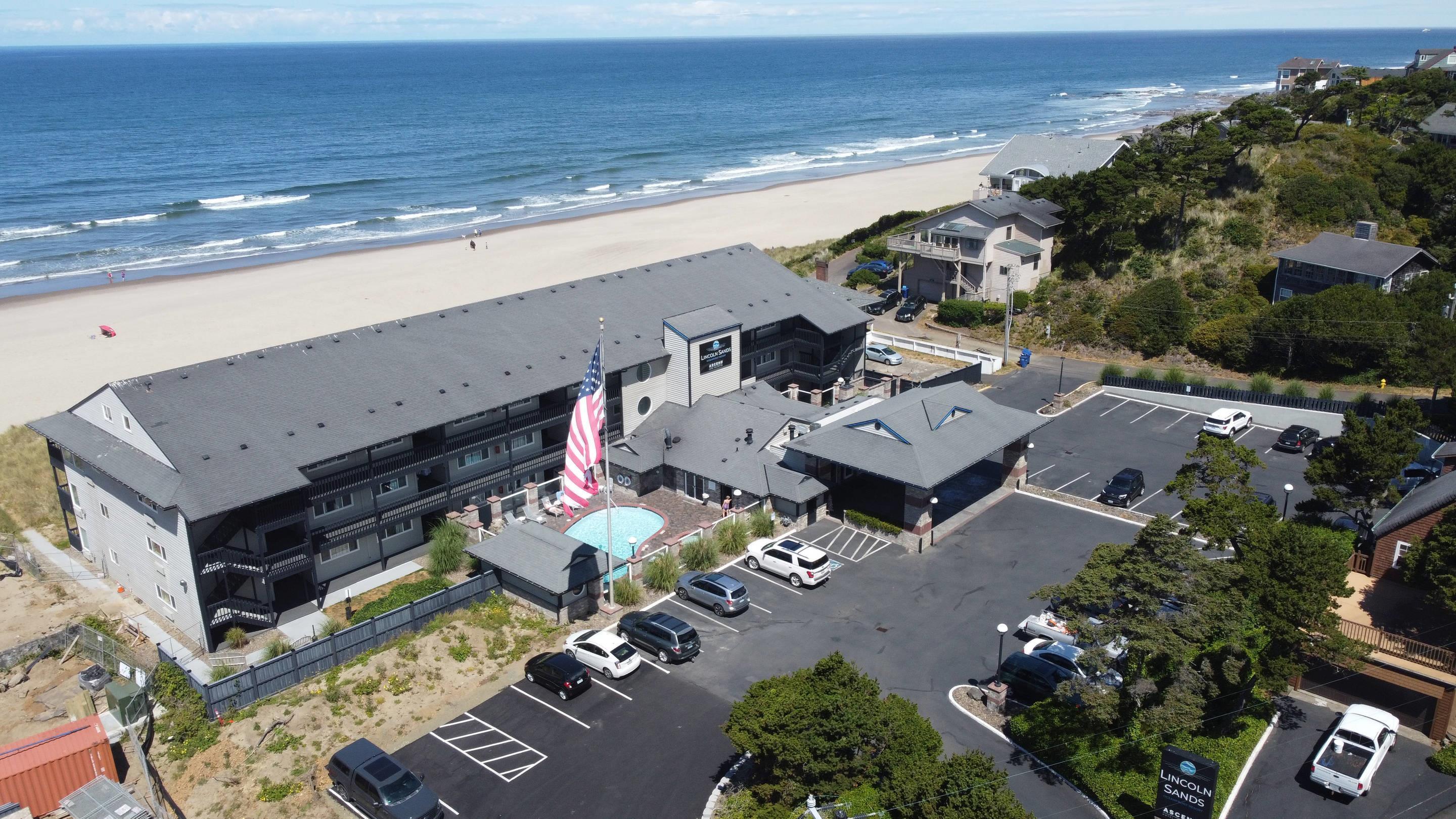 Exterior | Lincoln Sands Oceanfront Resort, Ascend Hotel Collection