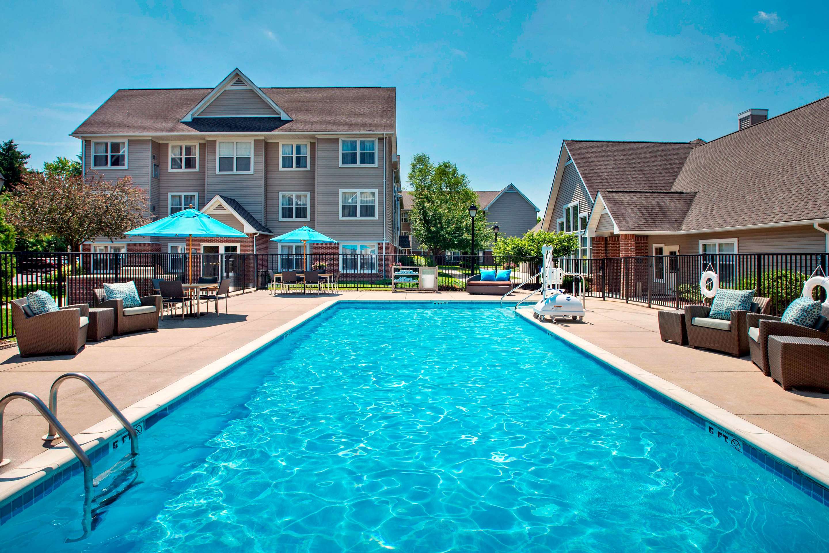 Outdoor pool | Sonesta ES Suites Allentown Bethlehem Airport