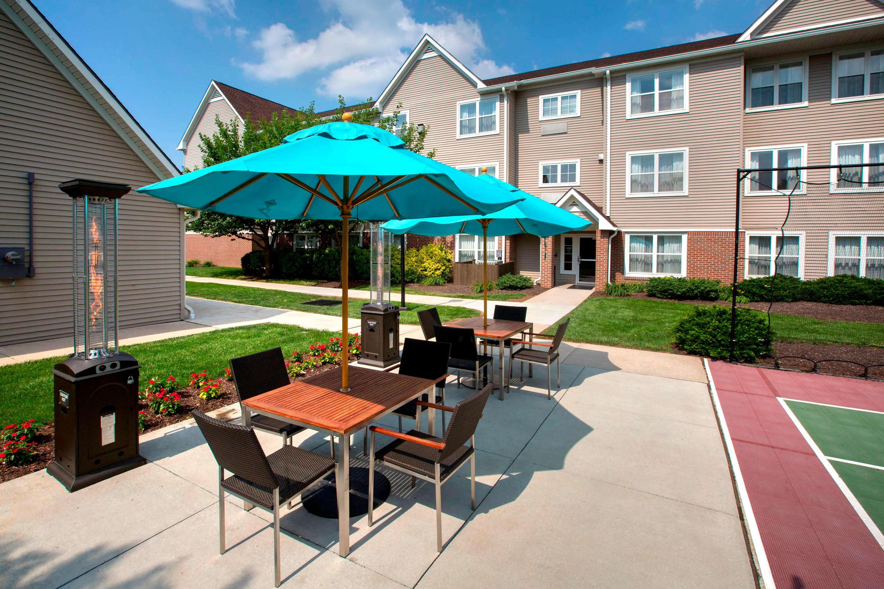 Outdoor seating area | Sonesta ES Suites Allentown Bethlehem Airport