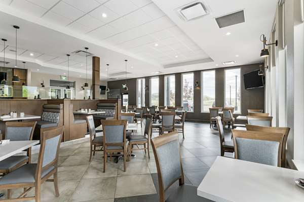 Restaurant - Best Western Premier Route 97 Vernon Hotel