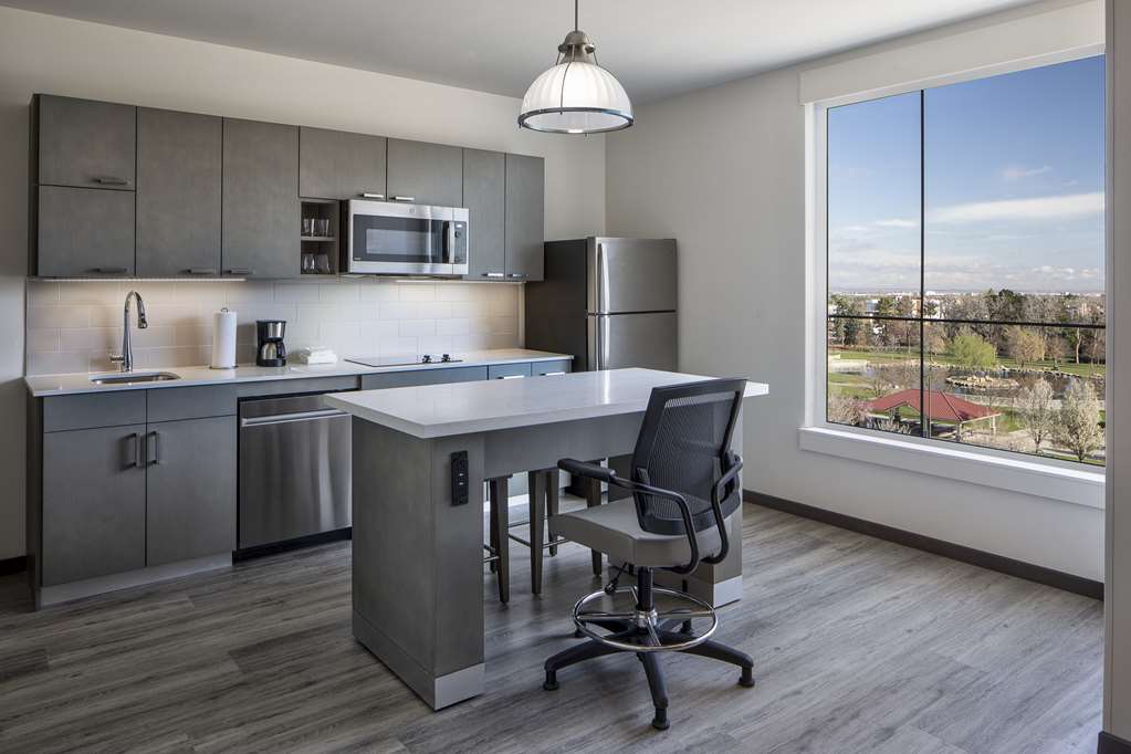 HYATT HOUSE DENVER ANSCHUTZ MEDICAL-guestroom-Guest Room,Suite,On-Site.jpg