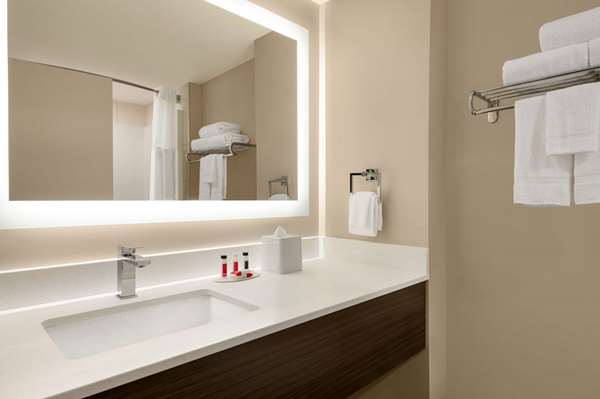  - Super 8 Hotel Thompson