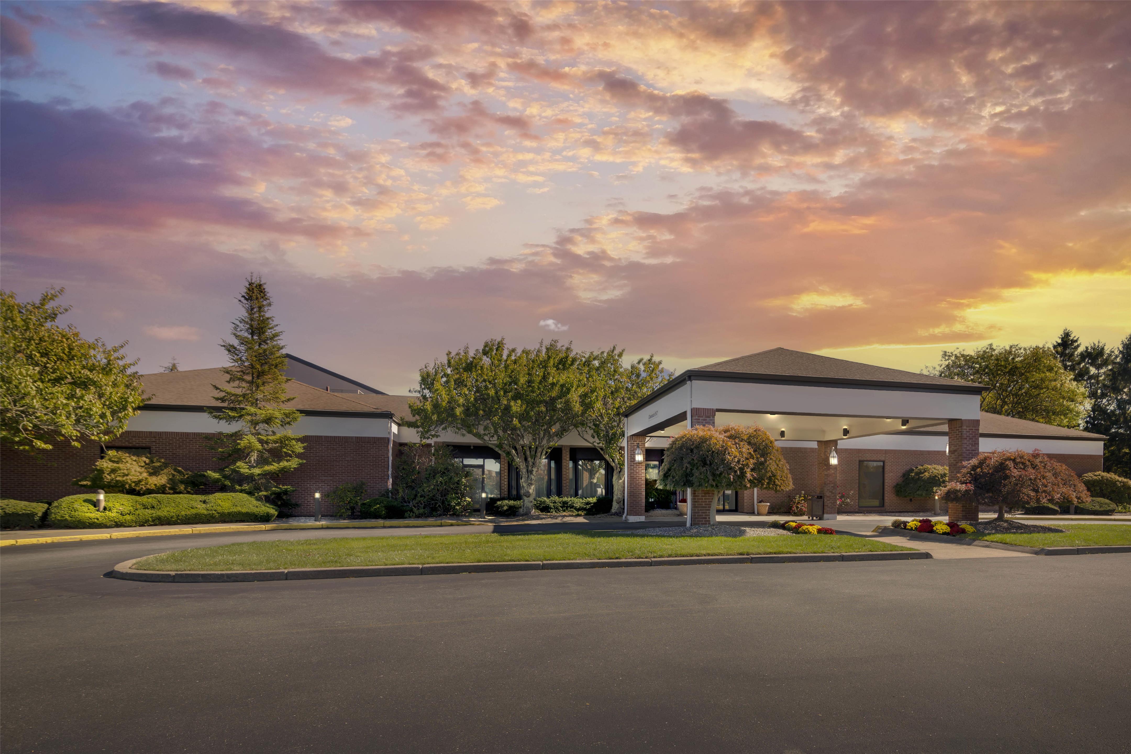 Sonesta Select Newport Middletown twilight | Sonesta Select Newport Middletown