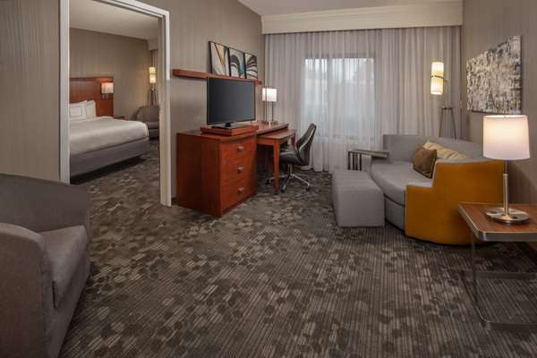  - Sonesta Select Hotel Newark - I-95, Exit 4B