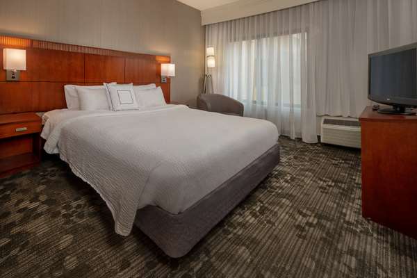 Suite - Sonesta Select Hotel Newark - I-95, Exit 4B