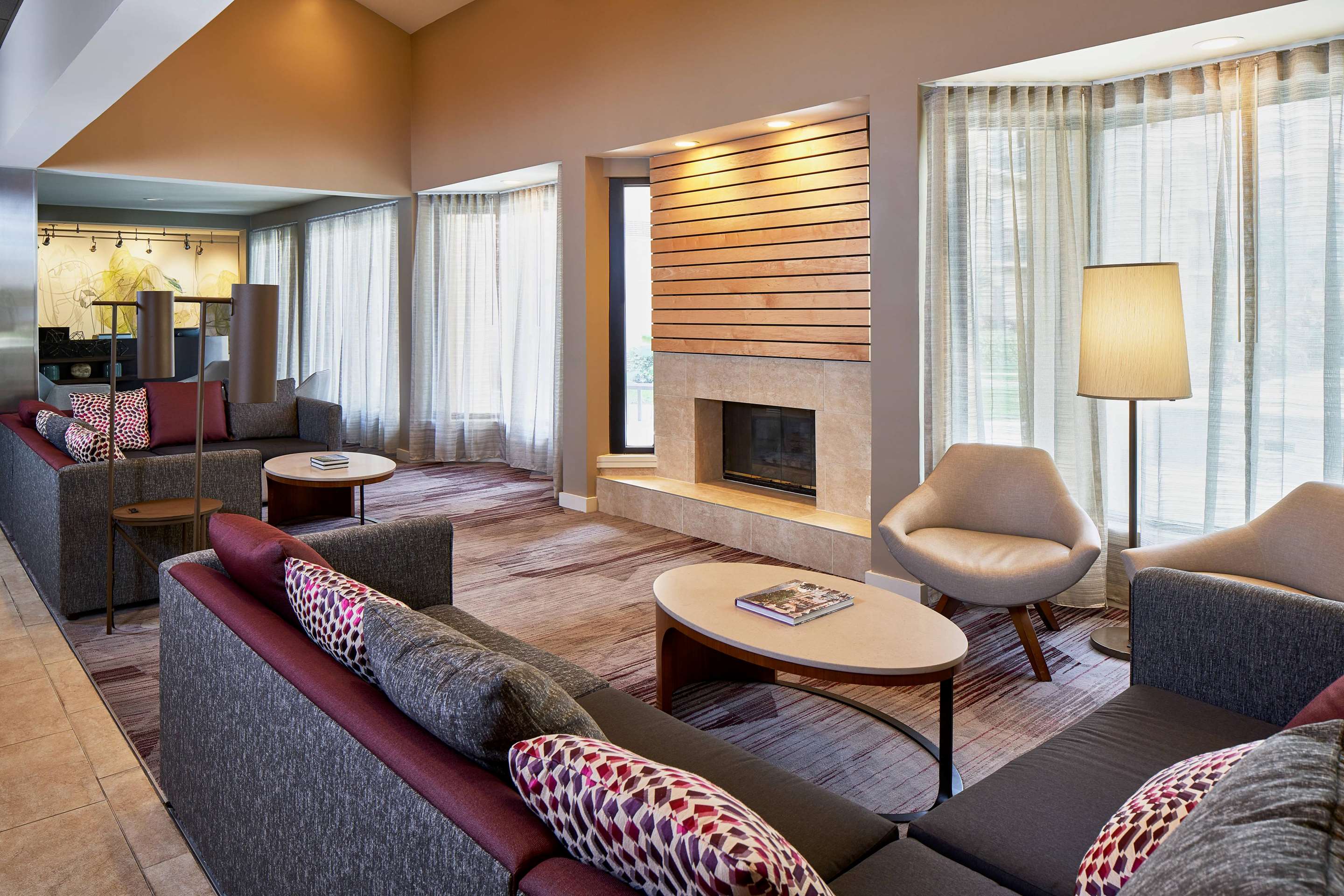 Lobby seating | Sonesta Select Miami Lakes