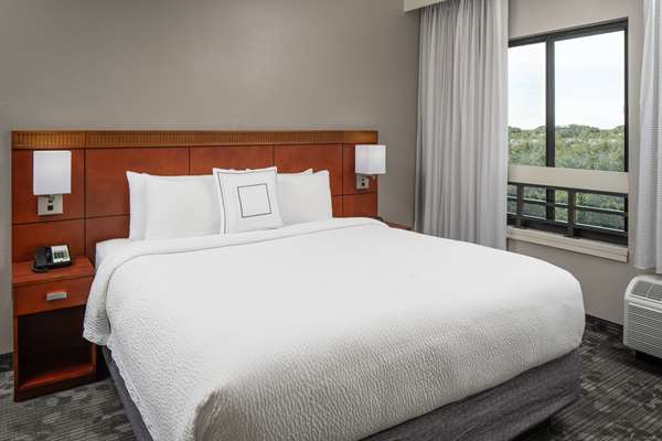 Suite - Sonesta Select Hotel Miami Lakes