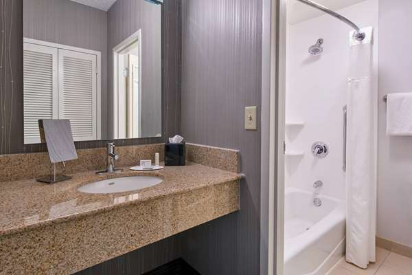 Suite - Sonesta Select Hotel Eden Prairie