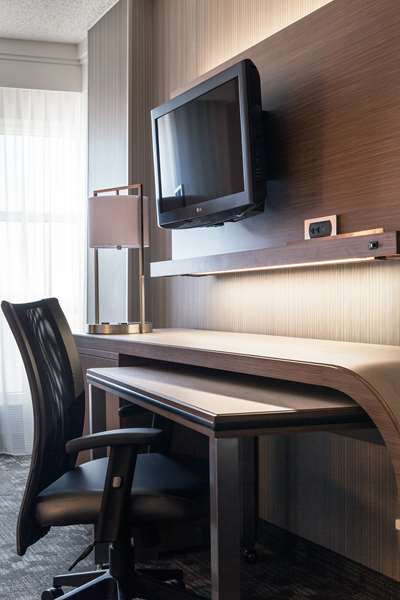  - Sonesta Hotel Emeryville - I-580, Exit 9