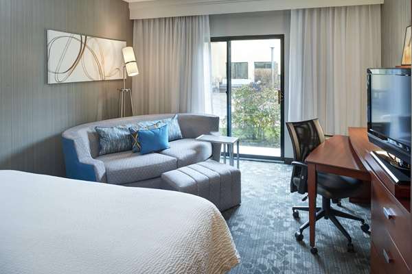  - Sonesta Select Hotel Brookfield