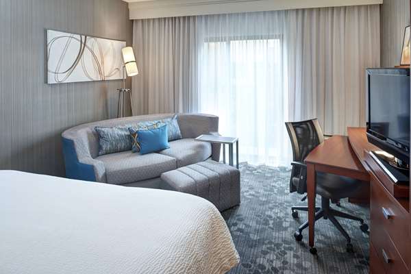  - Sonesta Select Hotel Brookfield