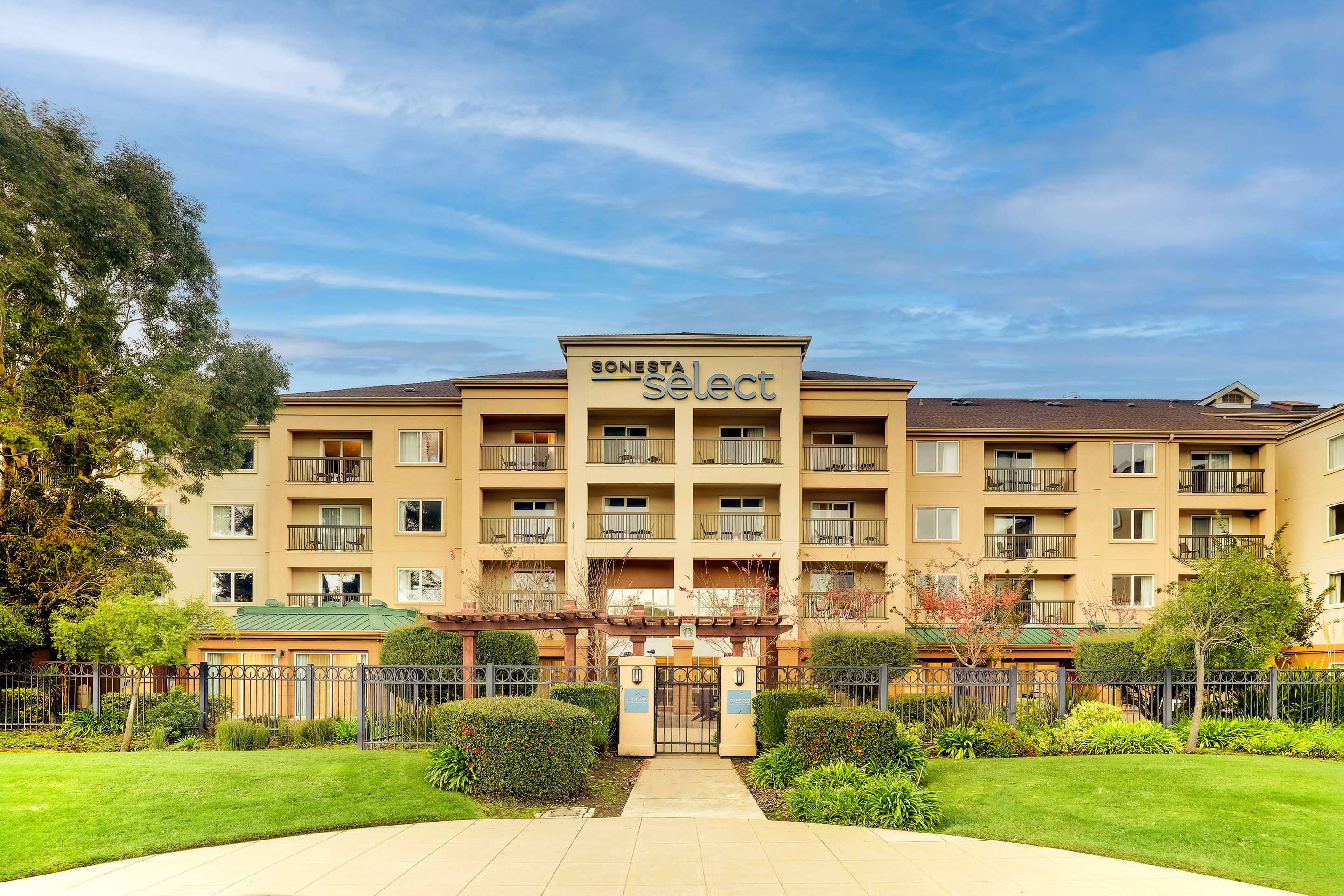 Exterior | AC Hotel by Marriott San Francisco Airport Oyster Point/Waterfront