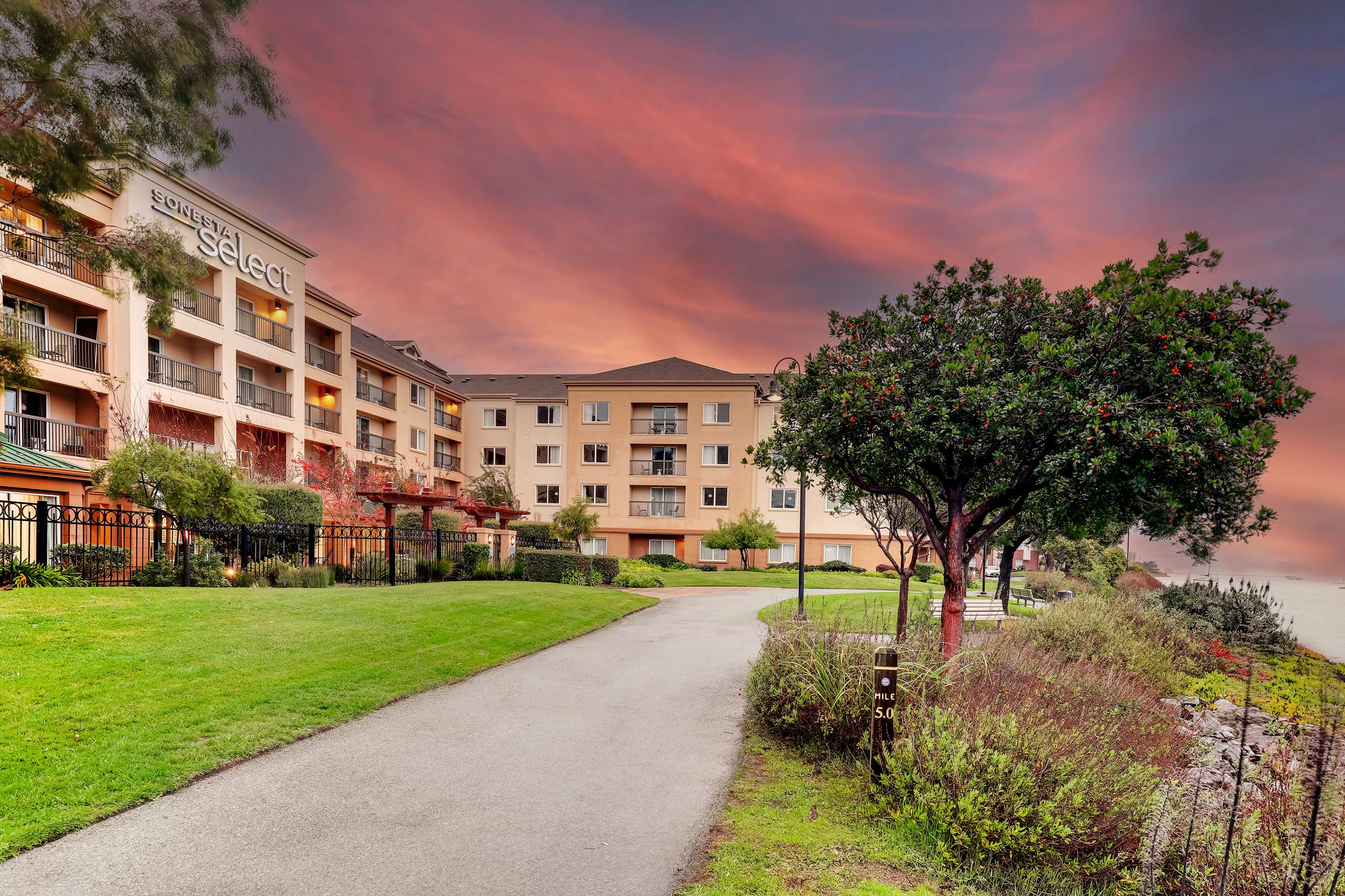 Exterior Twilight 5 | AC Hotel by Marriott San Francisco Airport Oyster Point/Waterfront