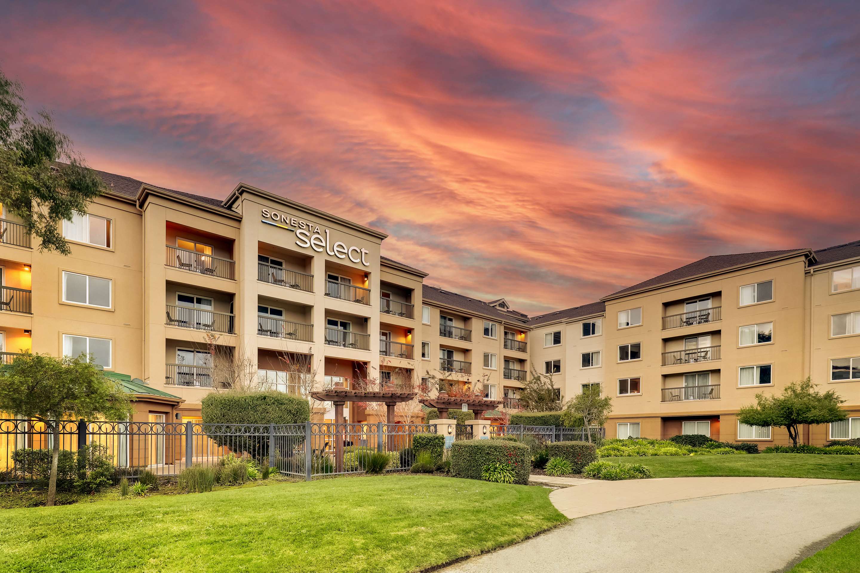 Exterior Twilight 4 | AC Hotel by Marriott San Francisco Airport Oyster Point/Waterfront