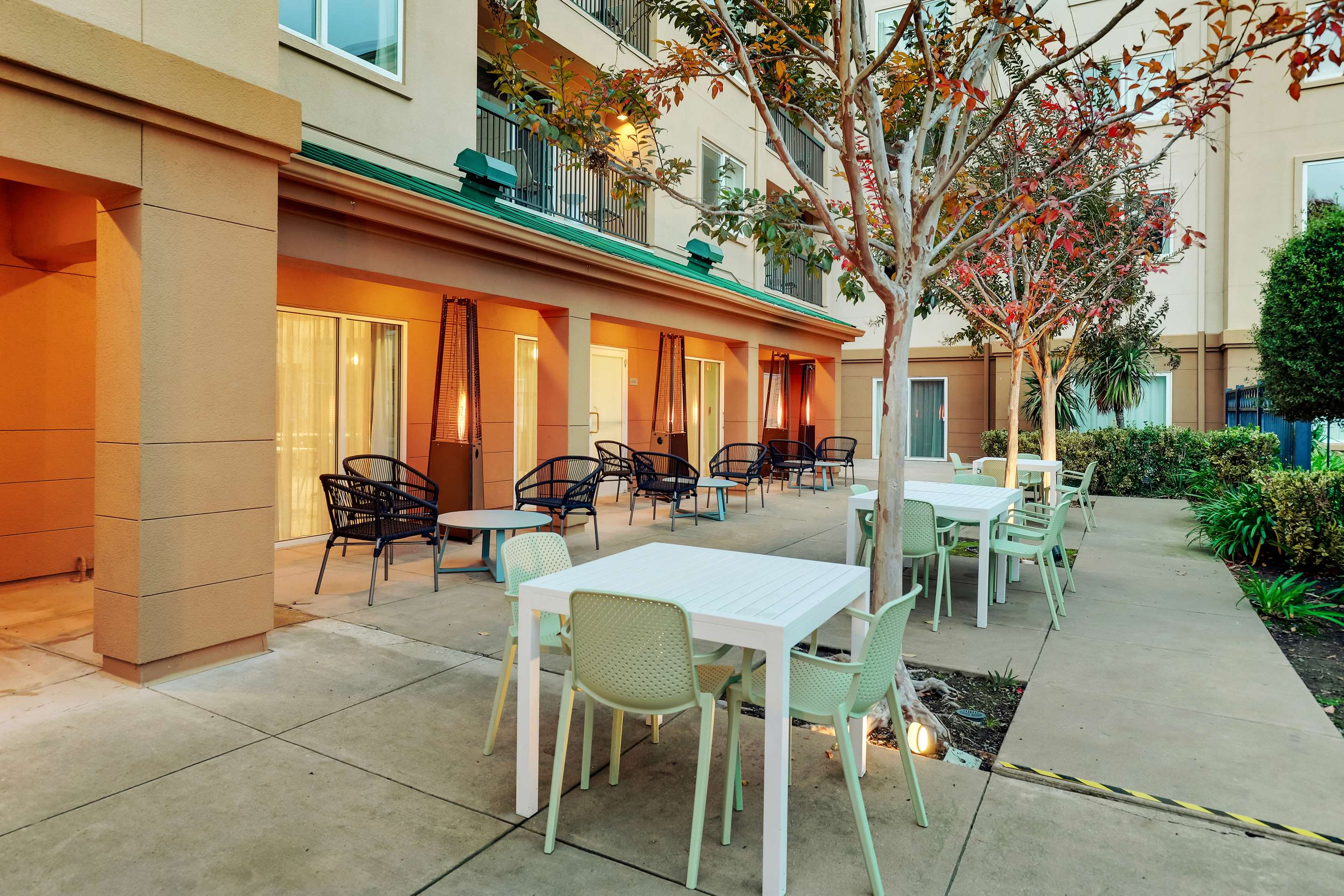 Exterior Outdoor Patio 2 | AC Hotel by Marriott San Francisco Airport Oyster Point/Waterfront
