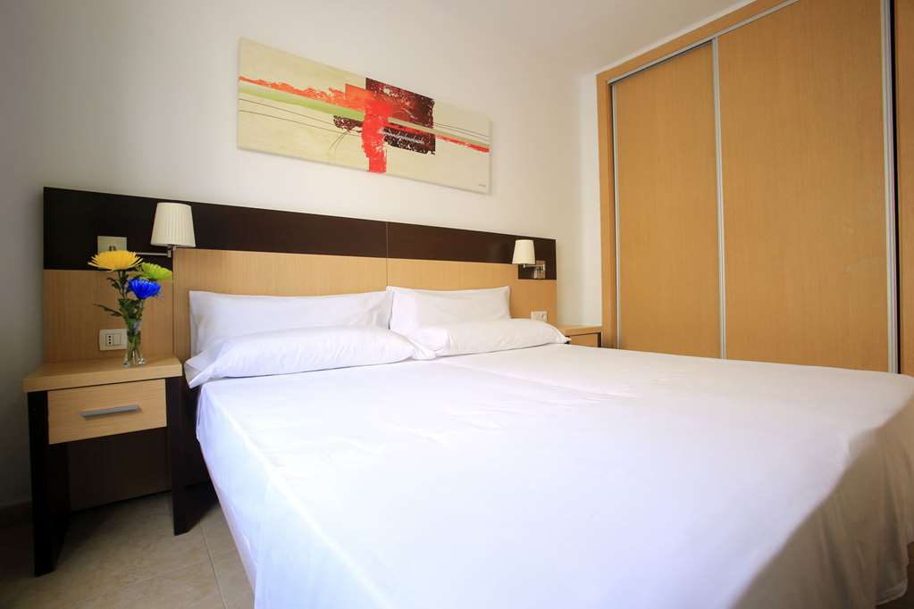 LABRANDA PLAYA CLUB-guestroom-Guest Room,On-Site.jpg