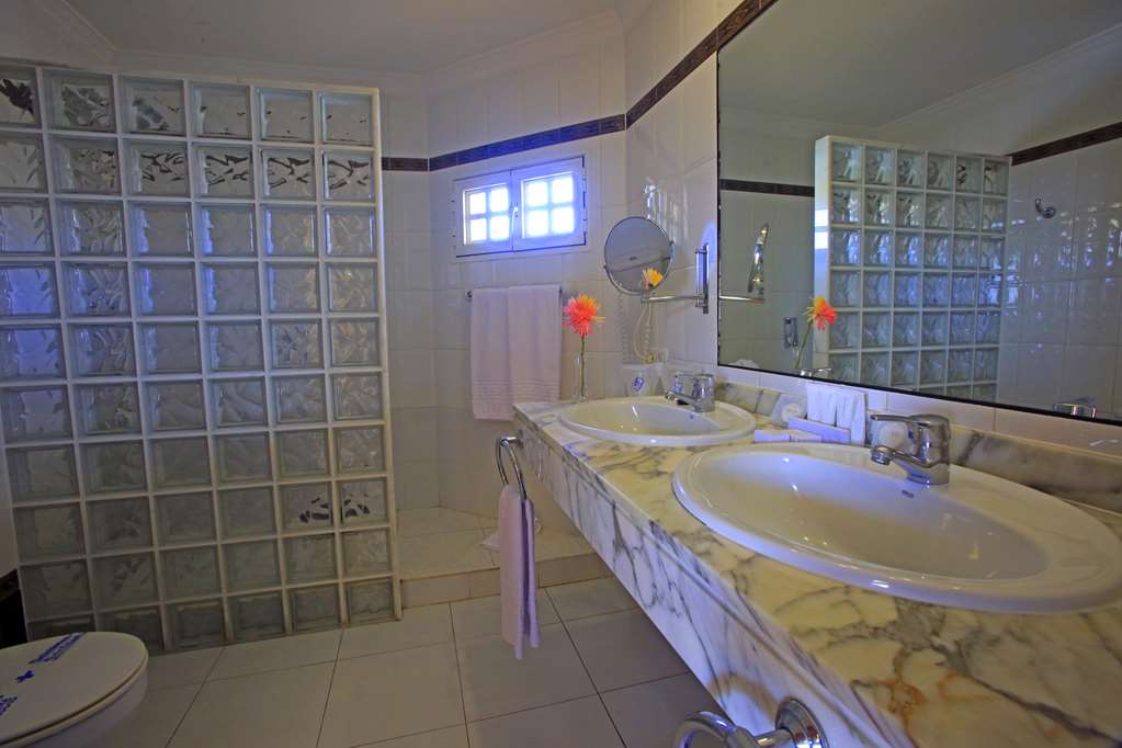 LABRANDA EL DORADO-guestroom-Guest Room,Suite,On-Site.jpg