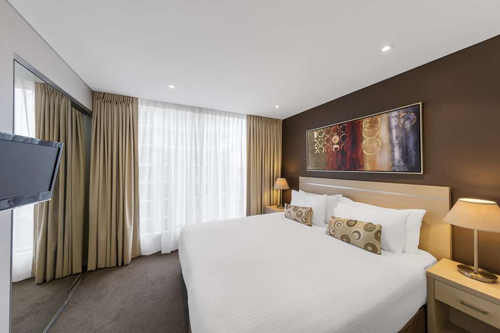 Oaks Adelaide Horizons Suites-guestroom-Guest Room,Suite,On-Site.jpg