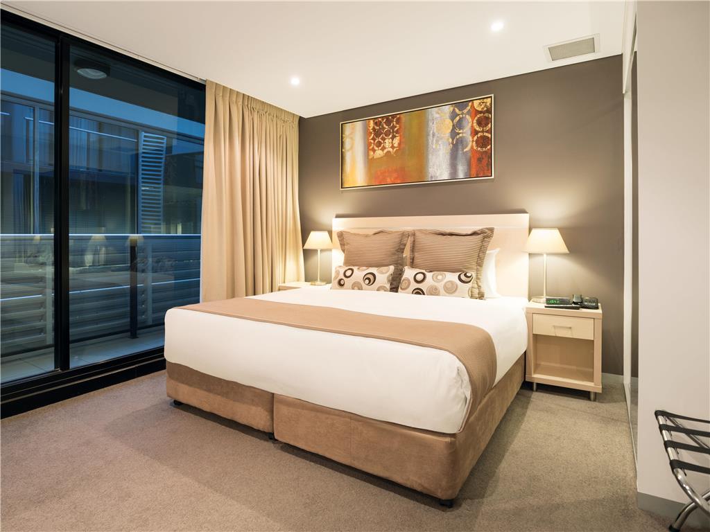 Oaks Adelaide Horizons Suites-guestroom-Guest Room,On-Site.jpg