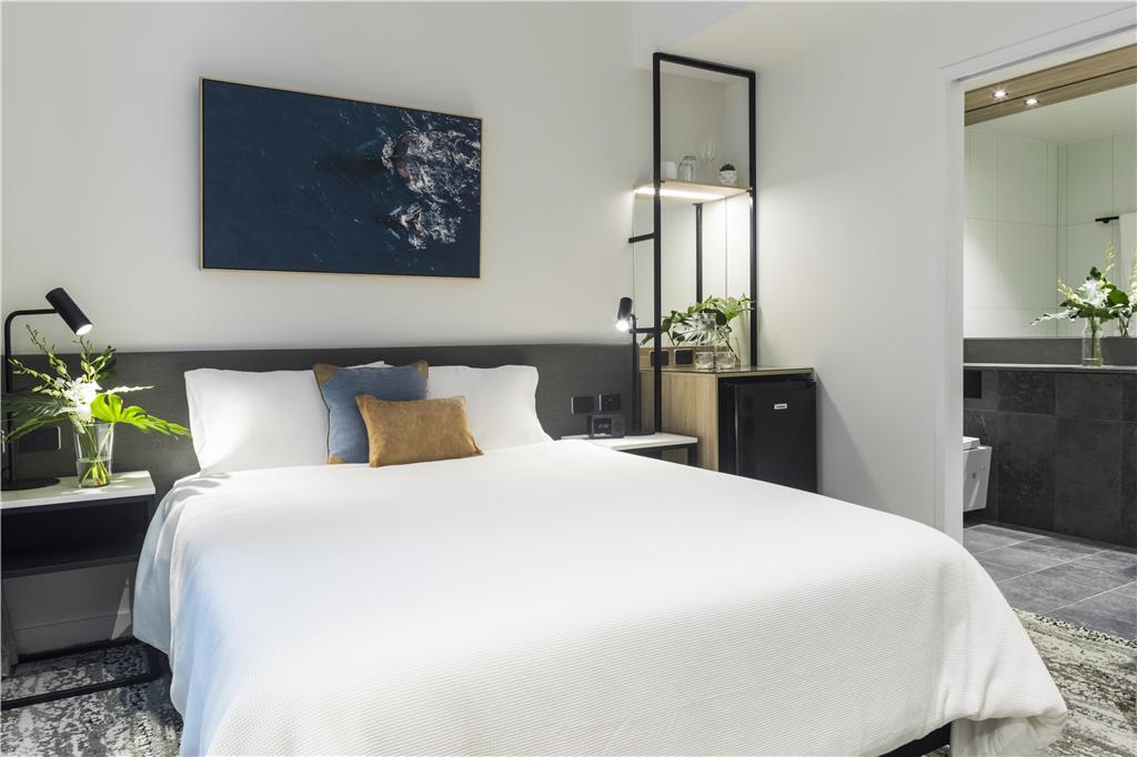 OAKS CAIRNS HOTEL-guestroom-Guest Room,On-Site.jpg