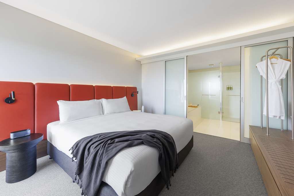 Oaks Cypress Lakes Resort-guestroom-Guest Room,On-Site.jpg
