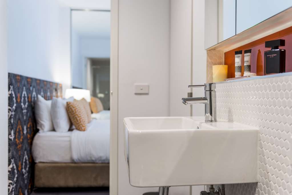 OAKS SOUTH YARRA SUITES-guestroom-Guest Room,Bathroom,On-Site.jpg