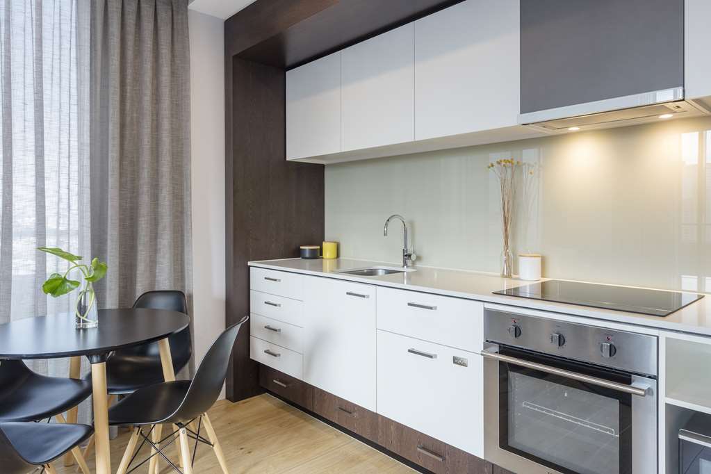 Oaks Southbank Suites-guestroom-Guest Room,Guest Room Amenity,Kitchen/Kitchenette,On-Site.jpg