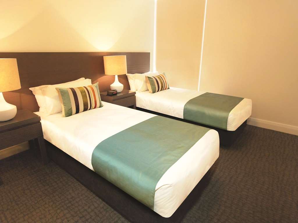 Oaks Redcliffe Mon Komo Suites-guestroom-Guest Room,Suite,On-Site.jpg