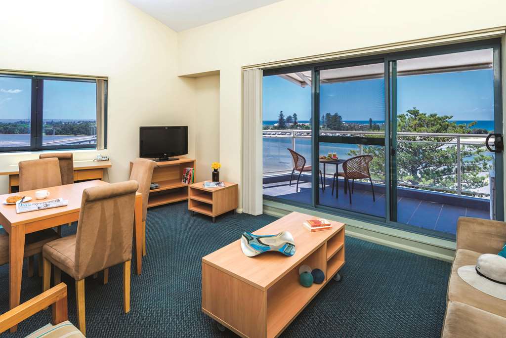 OAKS WATERFRONT SUITES-guestroom-Guest Room,Suite,On-Site.jpg
