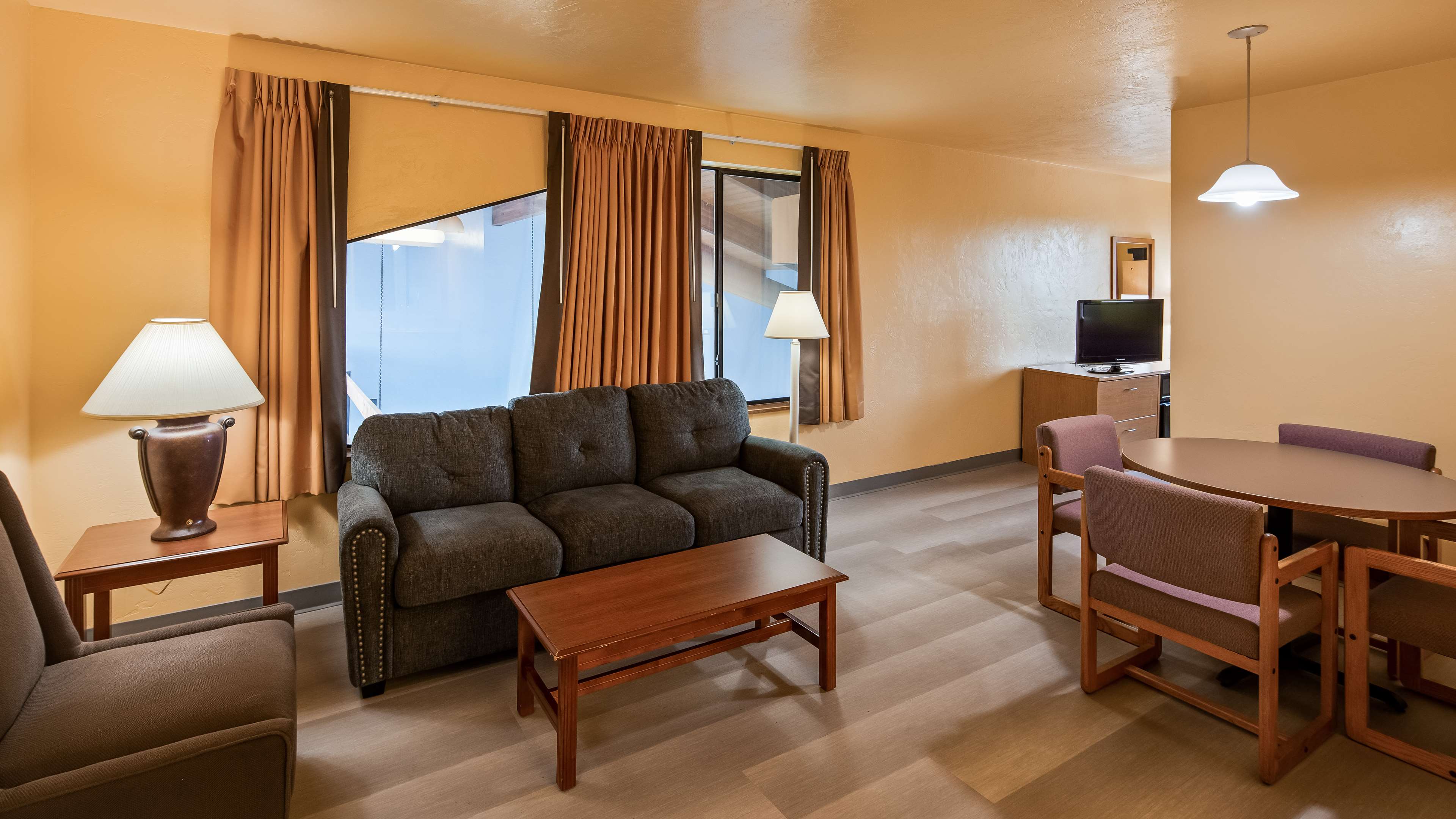 SureStay Hotel by Best Western Ellensburg - Tap to explore photos