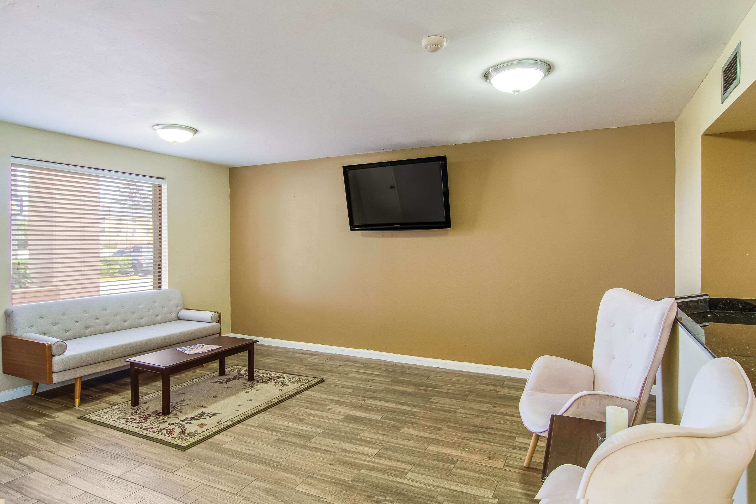 Lobby with sitting area | Suburban Studios