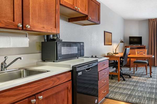  - MainStay Suites Emporia - I-35, Exit 128