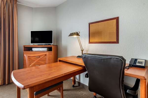  - MainStay Suites Emporia - I-35, Exit 128