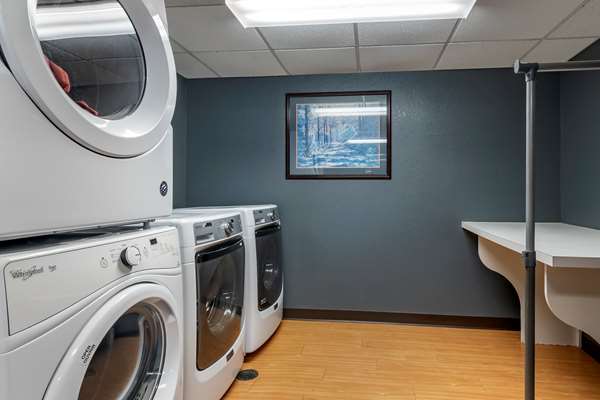 Amenities - MainStay Suites Emporia - I-35, Exit 128