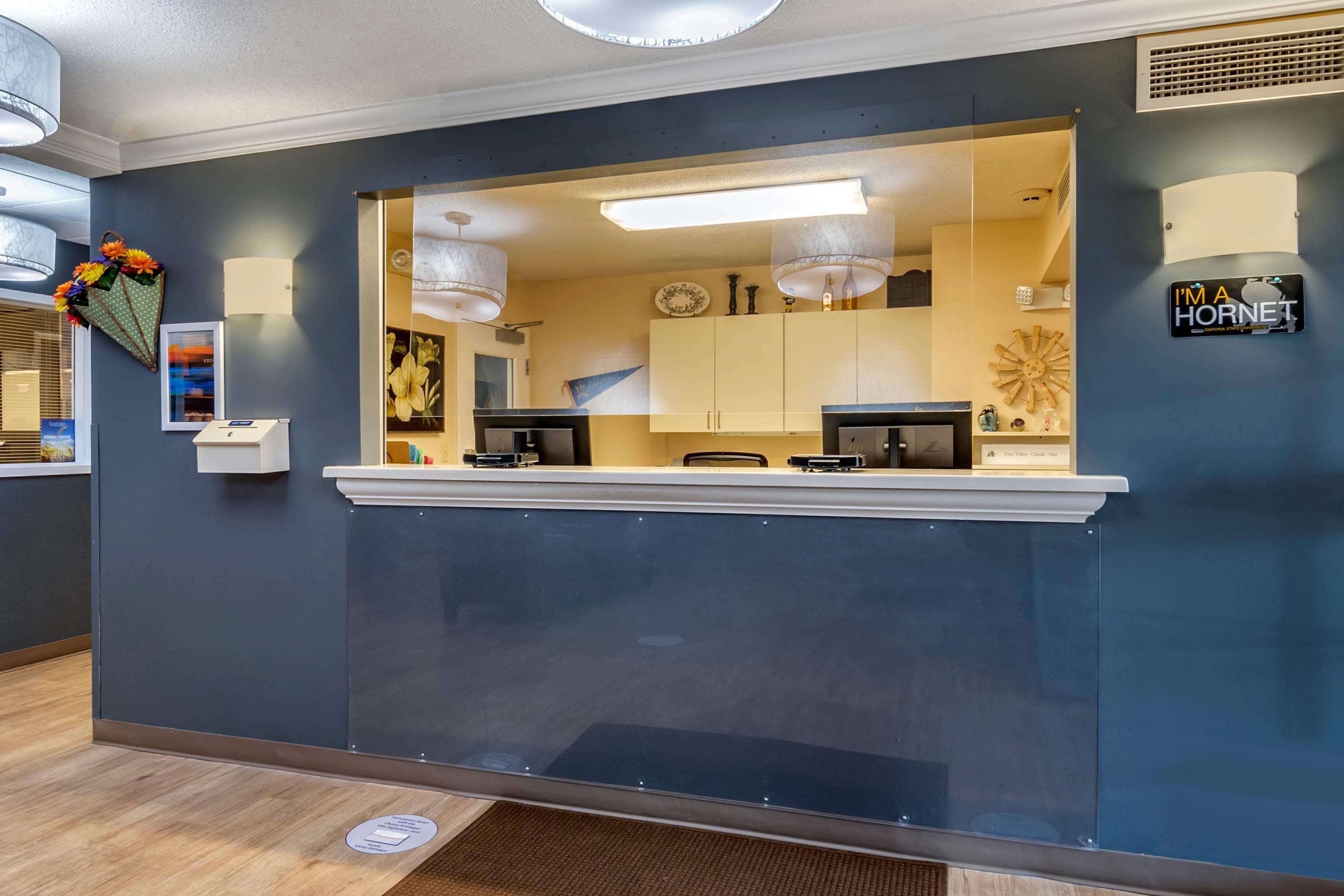Front desk with friendly staff | MainStay Suites Emporia