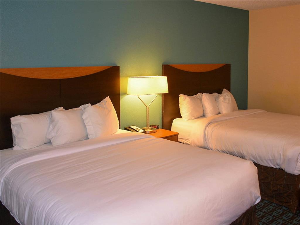 COMFORT INN AND SUITES TEXAS CITY I-guestroom-Guest Room,On-Site.jpg