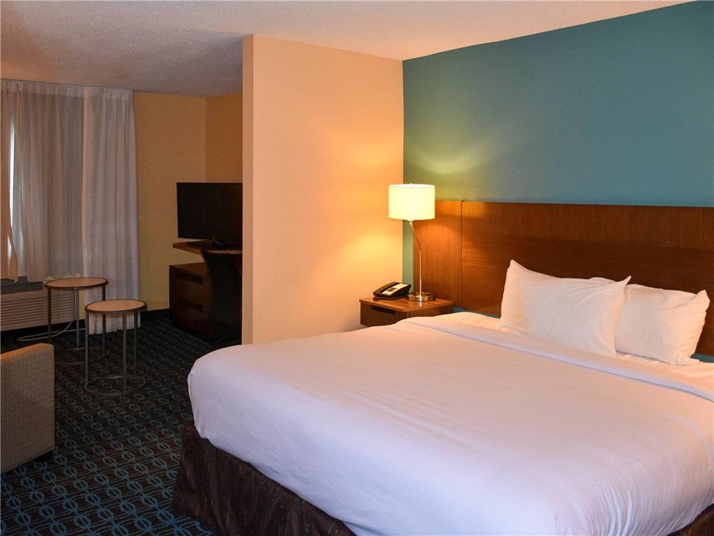COMFORT INN AND SUITES TEXAS CITY I-guestroom-Guest Room,Suite,On-Site.jpg