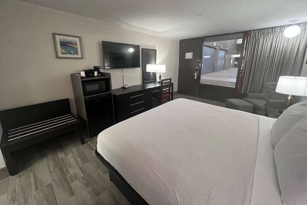  - Ramada Hotel Diamondhead - I-10, Exit 16