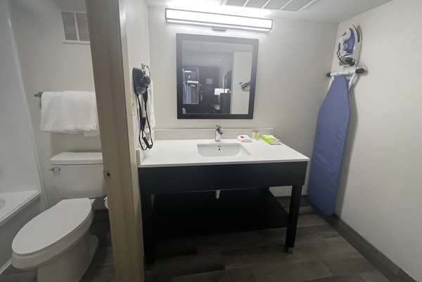  - Ramada Hotel Diamondhead - I-10, Exit 16