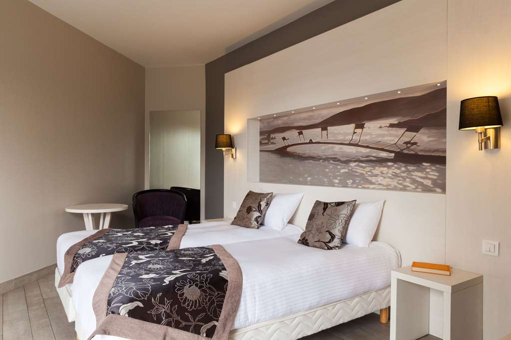 CHARME HOTEL-guestroom-Guest Room,On-Site.jpg