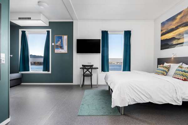 1 Queen Bed, Non-Smoking, Family Room, Economy Room, Sofabed, Wi-Fi, Full Breakfast