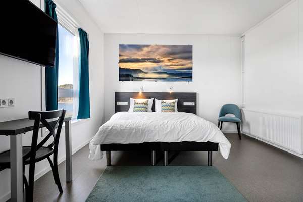1 Queen Bed, Non-Smoking, Family Room, Economy Room, Sofabed, Wi-Fi, Full Breakfast