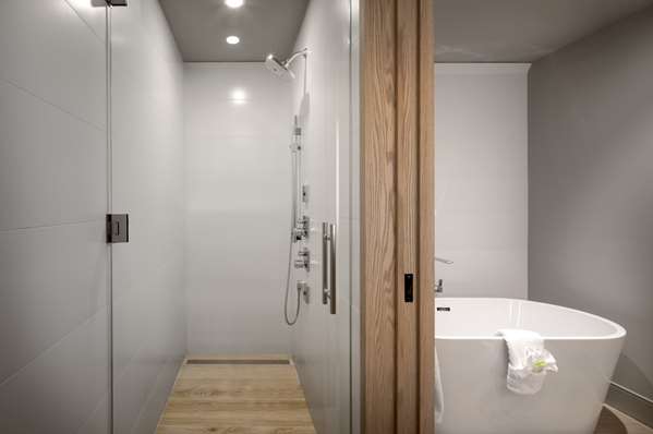 Suite - Peaks Hotel & Suites Downtown Banff