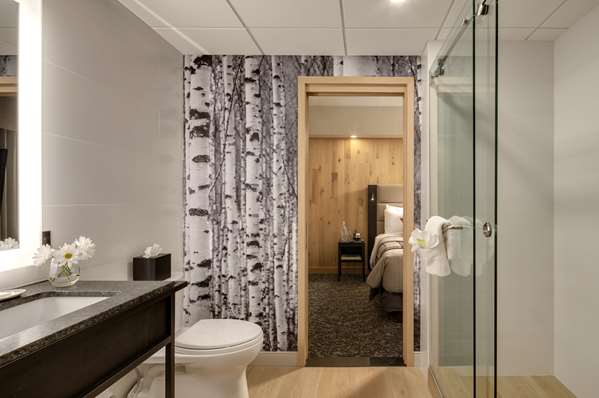 Suite - Peaks Hotel & Suites Downtown Banff