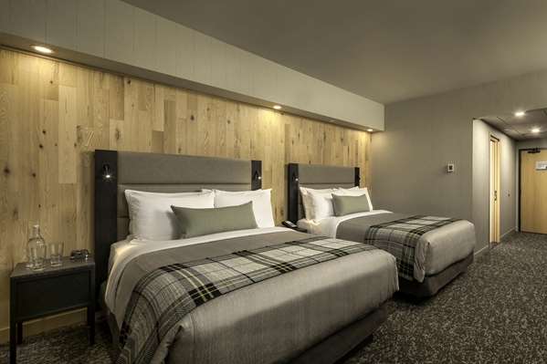 Suite - Peaks Hotel & Suites Downtown Banff